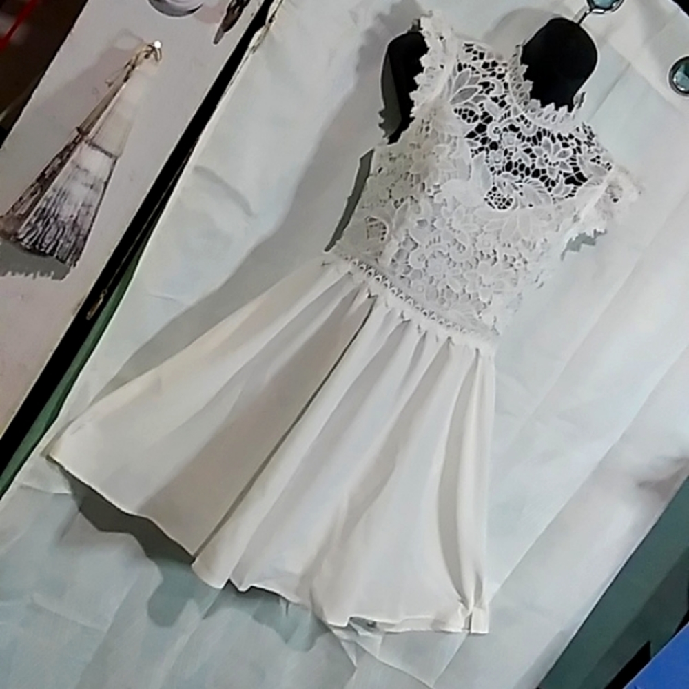 SHEIN DRESS LACE ON TOP